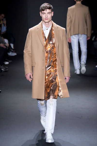 Look 8